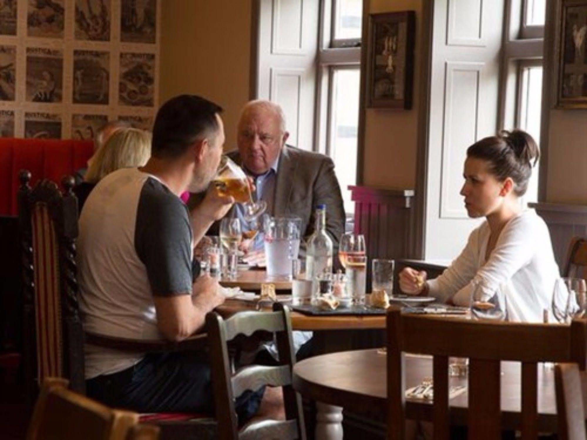 Hotel The Carnarvon Arms Newbury  Zewnętrze zdjęcie